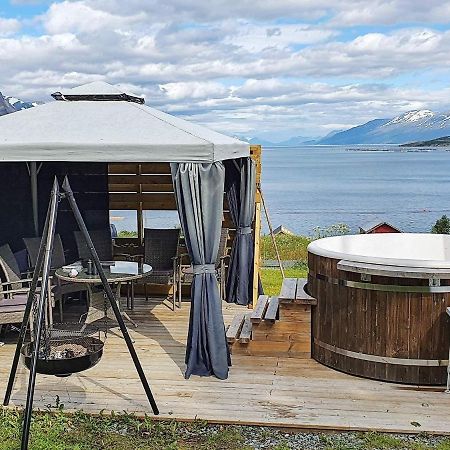 10 Person Holiday Home In Lyngseidet Exterior foto