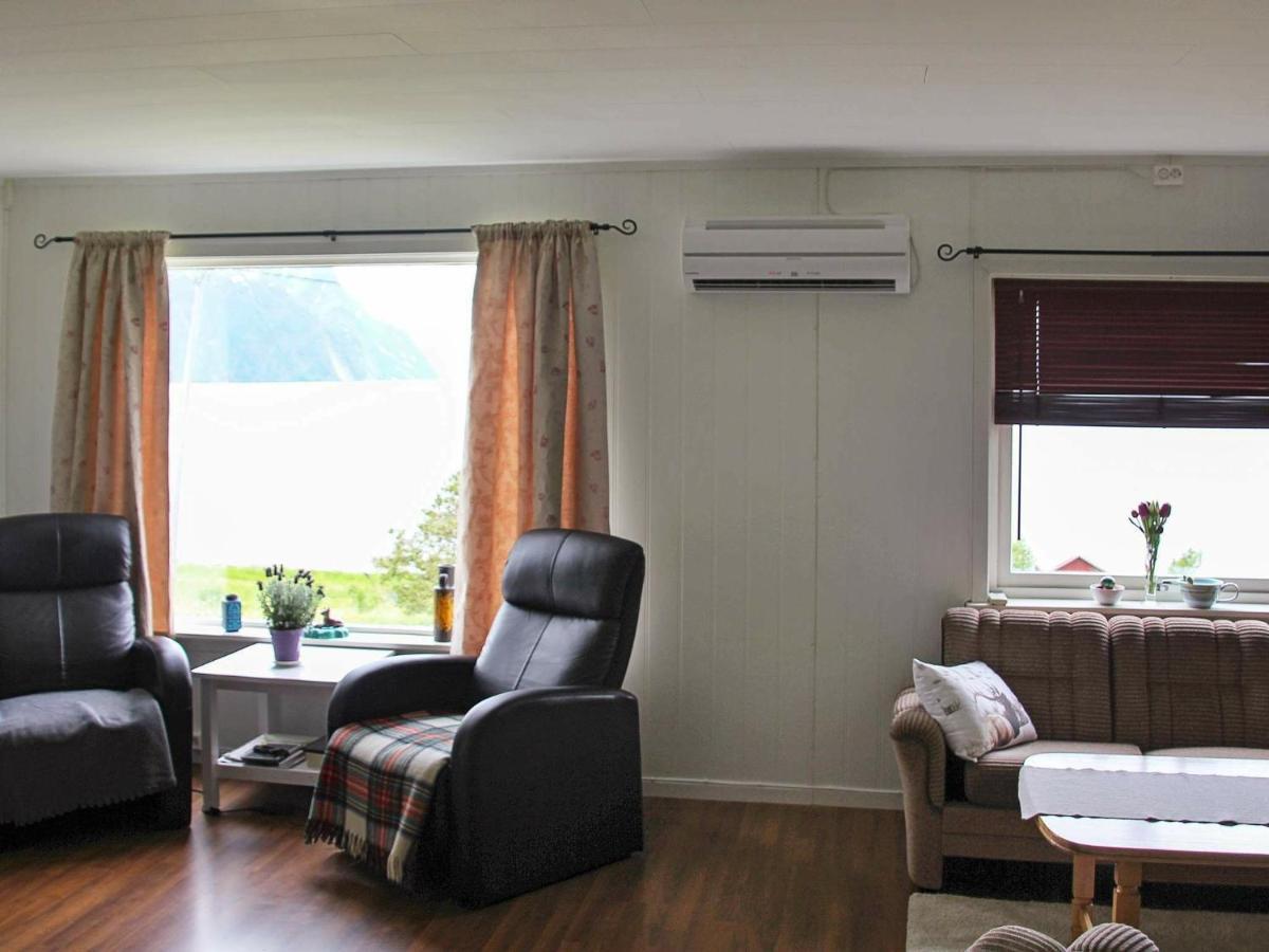 10 Person Holiday Home In Lyngseidet Exterior foto